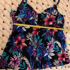 Women bathing top w/ cups
